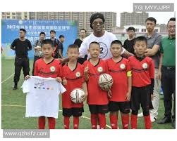 为什么内野手接球后要拍一下手套