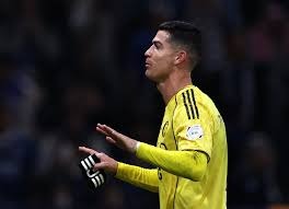 米体：泽林斯基出现轻微肌肉问题，可能不会出战比萨