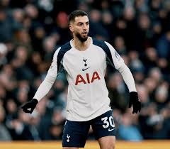 14场0球！全队最低分！皇马1.5亿巨星已59天没进球 向对手竖3手指