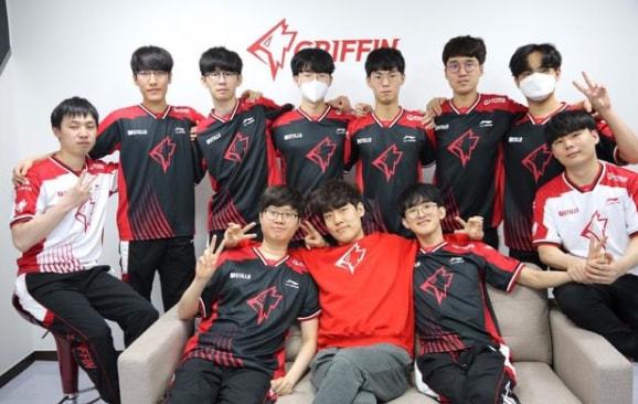 其背后隐藏 其背后隐藏